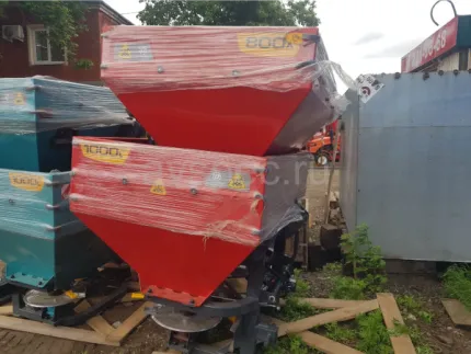 Разбрасыватель минеральных удобрений 1000 литров усиленный